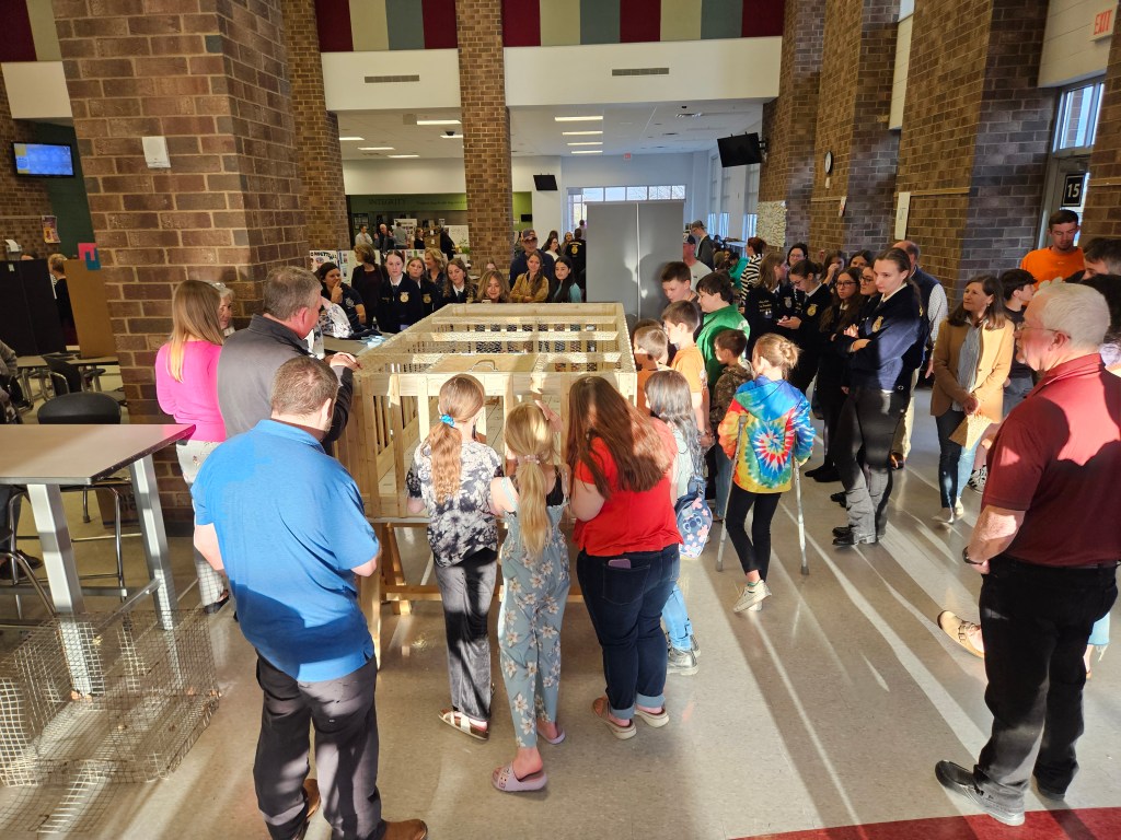 Sippel, Petitgout win 2025 Educator of Excellence at 2nd Annual Ag Night